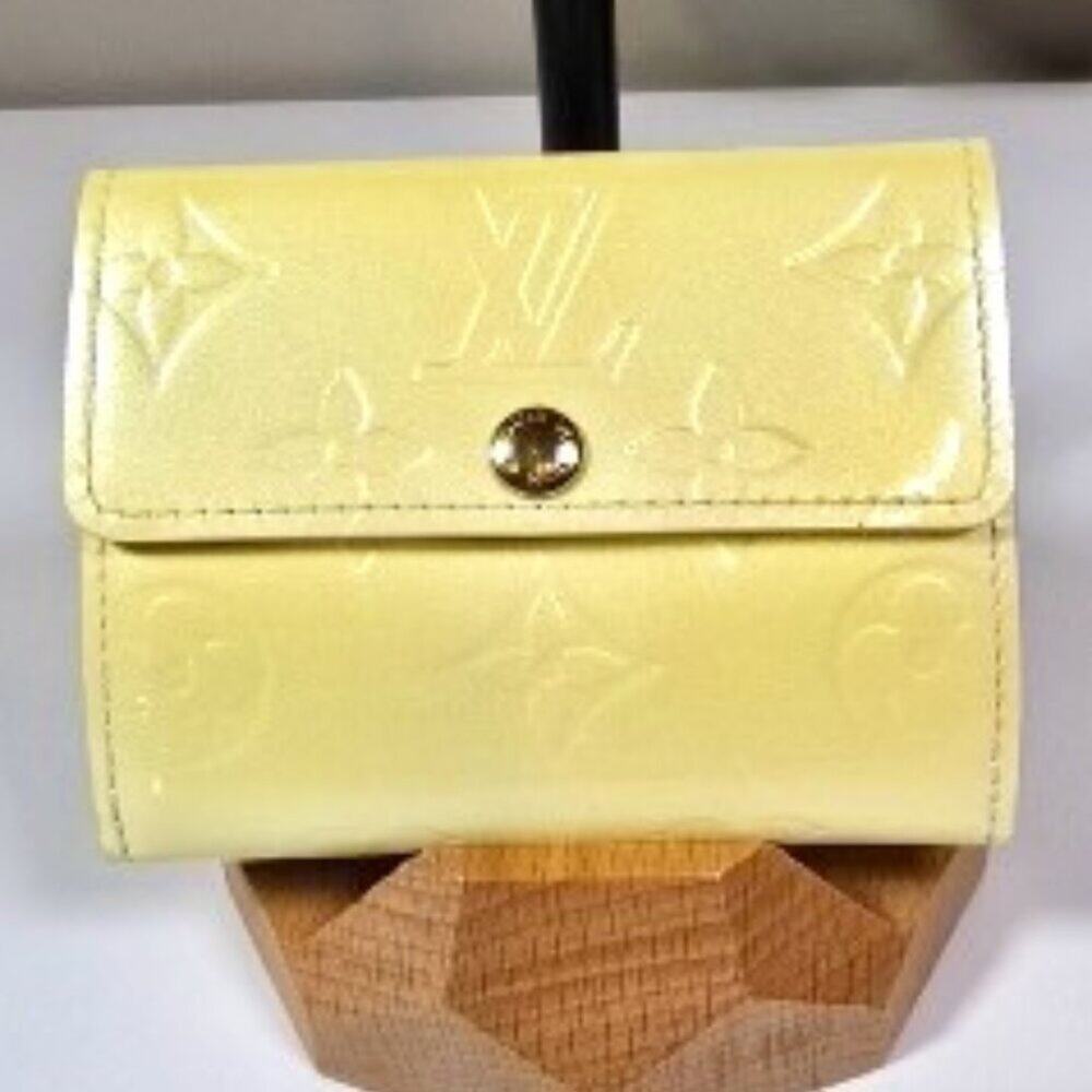 LOUIS VUITTON Vernis Ludlow Yellow Monogram Embossed Patent Leather Wallet